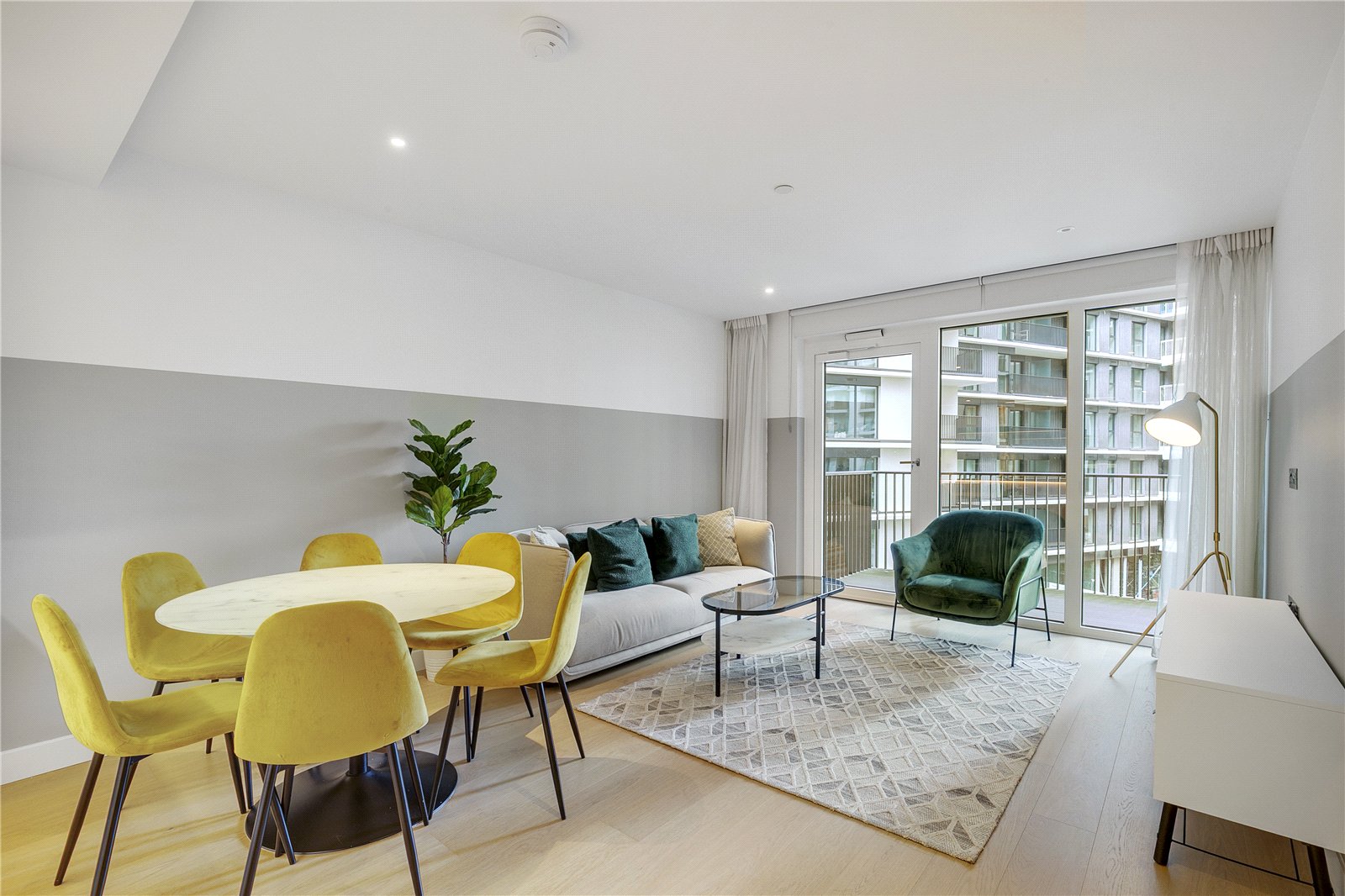 Lincoln Apartments, Fountain Park Way, White City Living, London